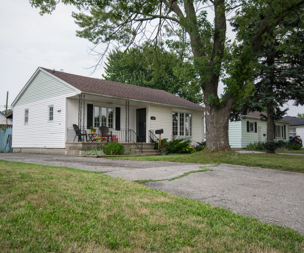 Detached Home For Sale in Windsor, Ontario